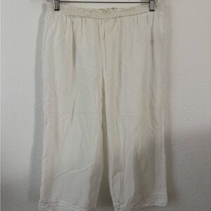 White Cropped Pants